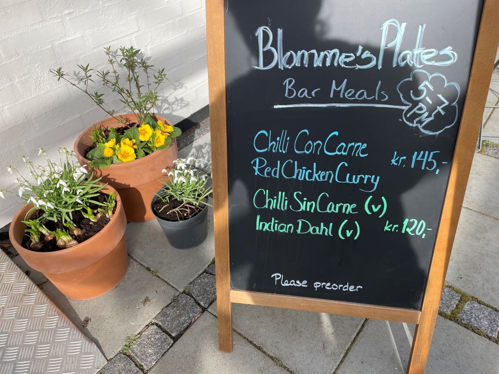 Blommes Plates skilt